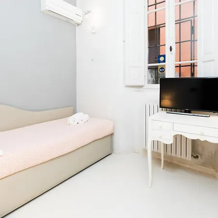 Toselli Apartment *